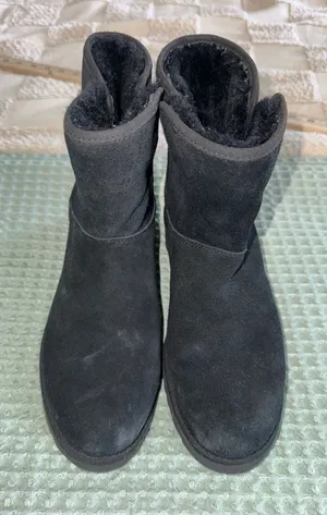 UGG‎ Classic Short ladies 8 thumbnail 1