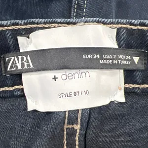Zara Women's Blue Dark Wash High Waisted Ankle Flared Denim Jeans Size 2 thumbnail 5
