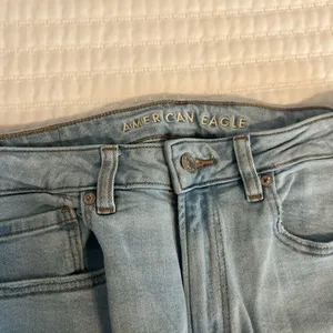 American Eagle Mom Straight Jeans thumbnail 2