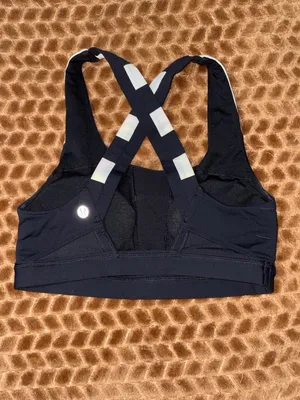 Like New Lululemon Run: Stuff Your Bra Sports Striped Black White Size 4 S thumbnail 4