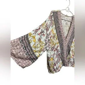Mystree Floral V-Neck Bohemian Women's Top thumbnail 3
