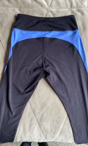 Peloton High Waisted Cropped Leggings thumbnail 2