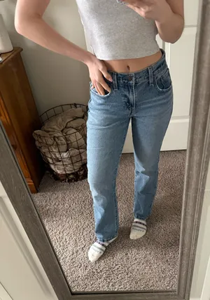 Levi’s Middy Ankle Bootcut Jeans thumbnail 1