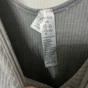 SPANX Laidback Layers Grey‎ seamless striped Tank size large thumbnail 6