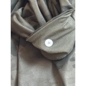 Lululemon Savasana Camo Multi Green Women’s Crop Leggings Size 4 thumbnail 3