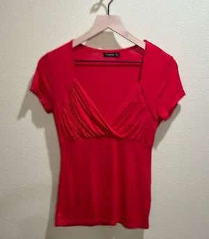 PattyBoutik size small Red Fitted Ruched Short Sleeve Blouse thumbnail 1
