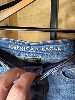 American Eagle Highest Rise Mom Jean Shorts Distressed Cutoff Denim Size 4 thumbnail 3