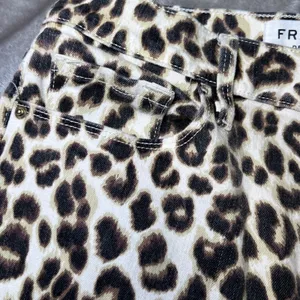 Frame‎ Womens Size 27 Ali High Rise Cigarette Leopard Print Jeans Trendy Chic thumbnail 13