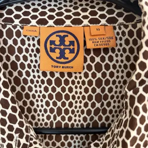 Tory Burch Button Front Silk Blouse Cream Brown Long Sleeve Sz 10 Career Brunch thumbnail 3