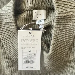 A New Day x Target - NWY Olive Green Ribbed Mock Neck Sweater Vest Sz M thumbnail 6