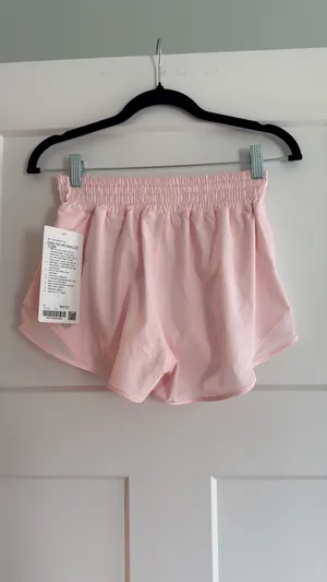 Lululemon Size 4 Hotty Hot 2.5” HR Shorts thumbnail 4
