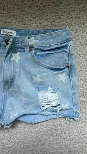Boutique Jean Shorts Size M thumbnail 2