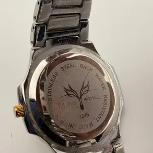 Chic Miss Fox Quartz Watch - Nautilus Style & Bling Working New Battery thumbnail 4