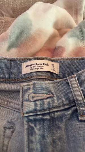 Abercrombie High-Rise Jeans 90s Straight thumbnail 2