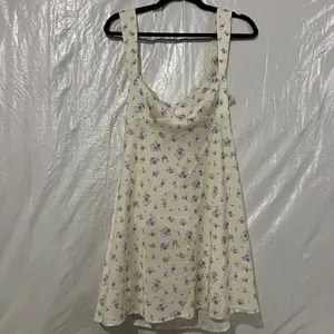 ZARA Cream Floral Satin Dress Size Large thumbnail 2