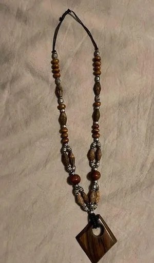 Wooden necklace thumbnail 1
