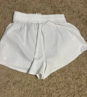 Lululemon Shorts thumbnail 1