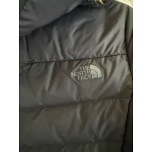The North Face Women Nitchie Insulated Parka in Black sz. M thumbnail 6