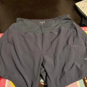 Sz M Baleaf Grey 7" Inseam Built-In Liner Grey Running Short thumbnail 5