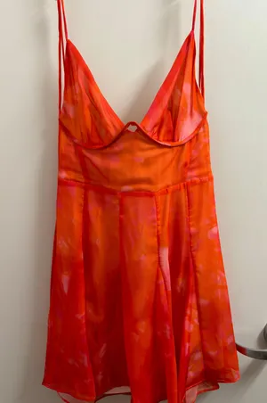 Red Dress thumbnail 3