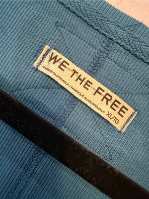 NWOT We The Free Size L Free People Ribbed V-Neck Long Sleeve Fitted Top Raw Hem thumbnail 8
