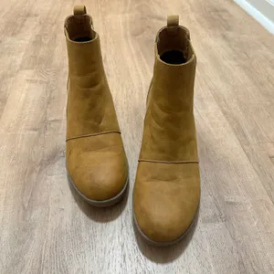 Athlefit | Women's Hidden Wedge‎ Ankle Boots Tan Chelsea Lug Sole Boot Shoe, 9.5 thumbnail 2
