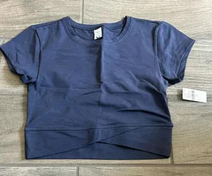 Old navy crop tshirt thumbnail 1