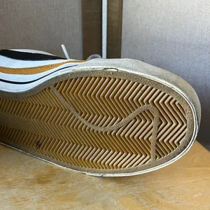 FINAL MARKDOWN Nike White Mesh Sneakers 9 thumbnail 6