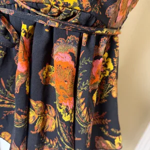 URBAN OUTFITTERS Wrap Front Tank Top Blouse Top Shirt Size Small Floral thumbnail 4
