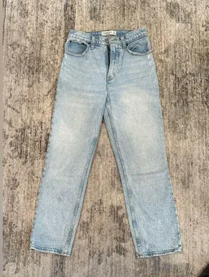 Abercrombie & Fitch Curve Love Ultra High Rise 90s Straight Jean thumbnail 5