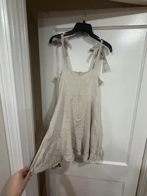 Gianni Bini Cream Zip-Back dress​ thumbnail 7