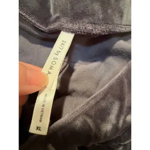 24/7 By Soma Women's Sz XL Cropped Wide Leg Lounge Pant Dark Gray Velour Pockets thumbnail 7