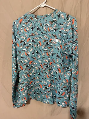 North face long sleeve thumbnail 1