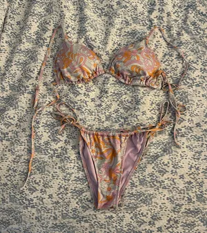 Hollister Bikini Set thumbnail 1