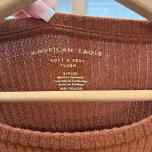 American Eagle Soft & Sexy Plush Ribbed Long Sleeve Top Size Small Rust‎ thumbnail 3