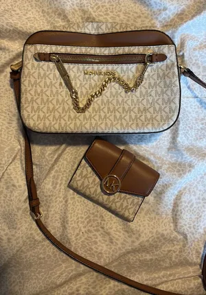 Michael Kors Purse & Wallet thumbnail 1