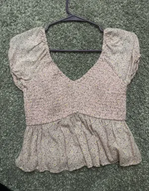 Hollister Top thumbnail 1