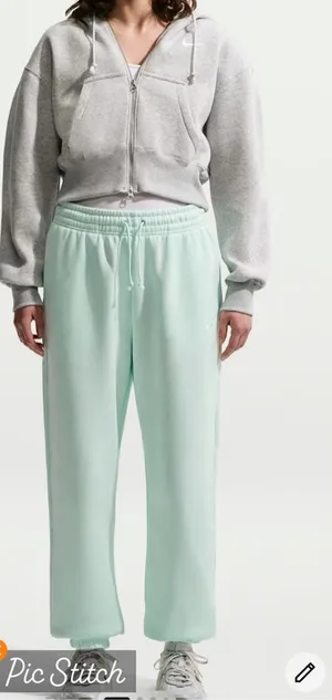 Nike Standard Fit Taper Leg Sweatpants Light Mint thumbnail 1