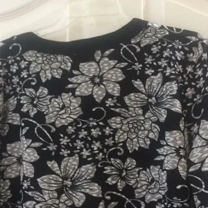FINAL MARKDOWN 
Ladies’ BonWorth Tunic-style Top (M) thumbnail 5