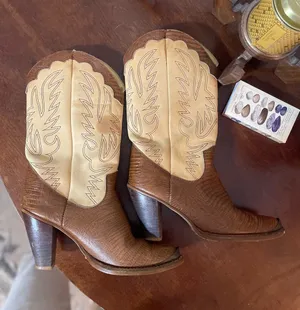 Vintage Zodiac Women’s Brown & Cream Western Cowboy Boots w/ Heel 👢🤠 thumbnail 1