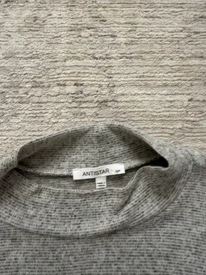 Antistar Gray Long-Sleeve Top (Size Small) thumbnail 4