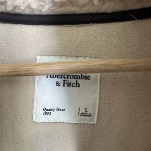 abercrombie fitch Sherpa Fleece Jacket Sz L Cinch Waist Zip Up Front Beige thumbnail 3