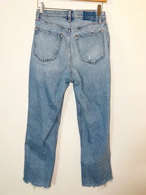 Abercrombie & Fitch The 90’s Straight High-Rise Distressed Curve Love Denim thumbnail 7
