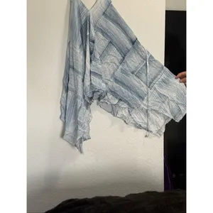 World market Handkerchief shirt S M Blue Floral Boho Relaxed Flowing Festival thumbnail 3
