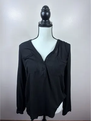 Old Navy Black Rayon Utility Blouse V-Neck Breezy Long Sleeve Sz M Dual Pocket thumbnail 3
