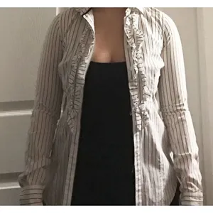 ✨American Eagle Button Up Ruffle Shirt✨ thumbnail 5