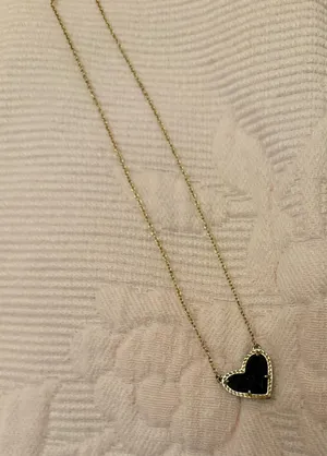 Kendra Scott Heart Ari Necklace thumbnail 1
