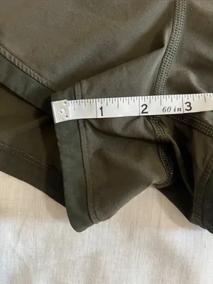 Lululemon Women's Athletic‎ Shorts Track Running Size 6 Forest Green thumbnail 7