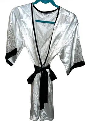 Vintage y2k early 2000s Morgan Taylor White Satin Kimono Robe with Black Trim thumbnail 1