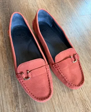 UGG Women's Coral Callen Loafers with Metal Bit Size 5 NWOT thumbnail 1